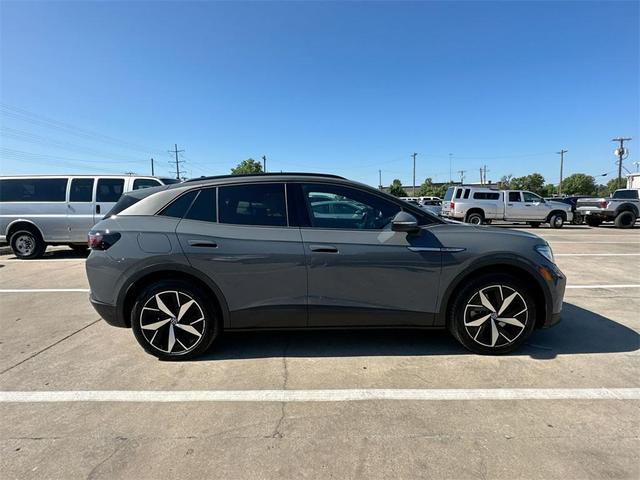 Photo of 2023 Deep Black Pearl Volkswagen ID.4