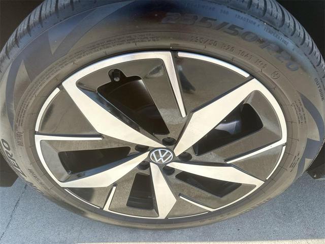 Photo of 2023 Deep Black Pearl Volkswagen ID.4