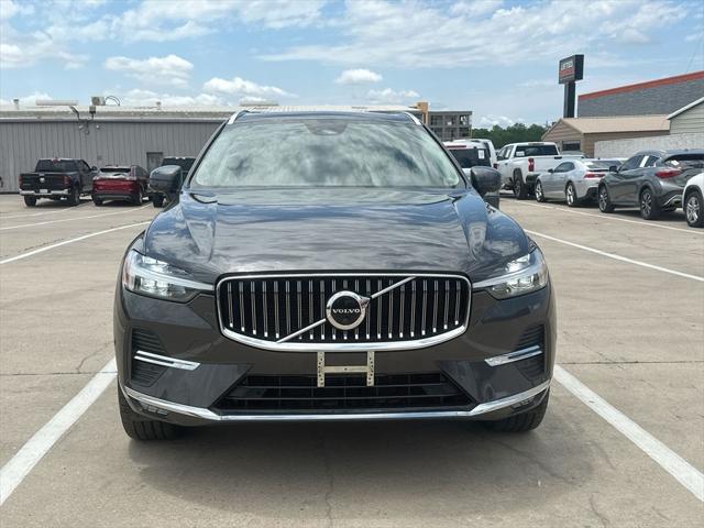 Photo of 2022 Platinum Grey Metallic Volvo XC60