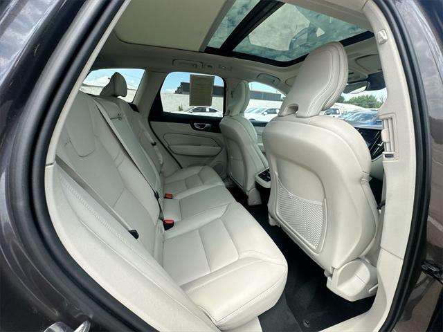 Photo of 2022 Platinum Grey Metallic Volvo XC60