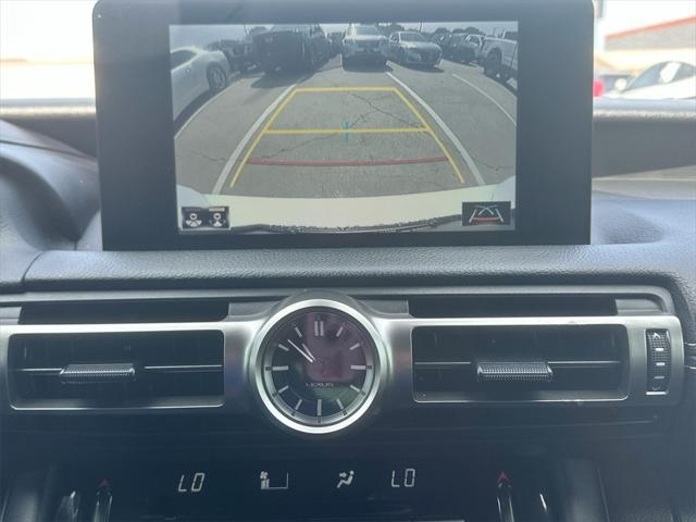 Photo of 2022 Ultra White Lexus IS 350