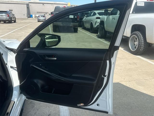 Photo of 2022 Ultra White Lexus IS 350