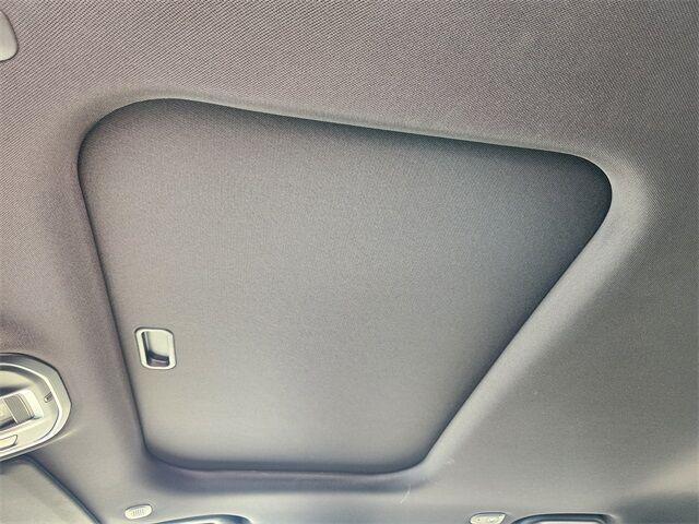 Photo of 2025 Bright White Clearcoat Jeep Grand Cherokee