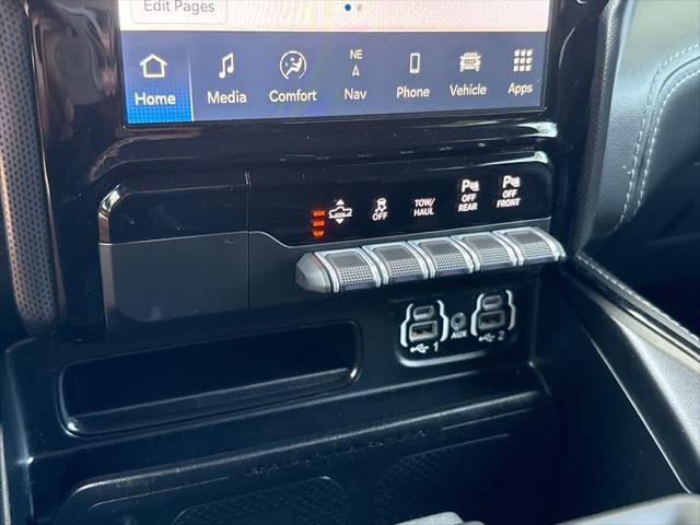 Photo of 2022 Granite Crystal Metallic Clearcoat RAM 1500