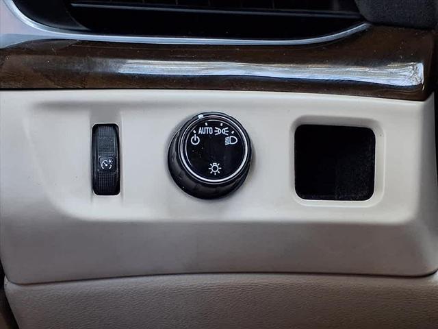 Photo of 2020 Crystal White Tricoat Cadillac Escalade
