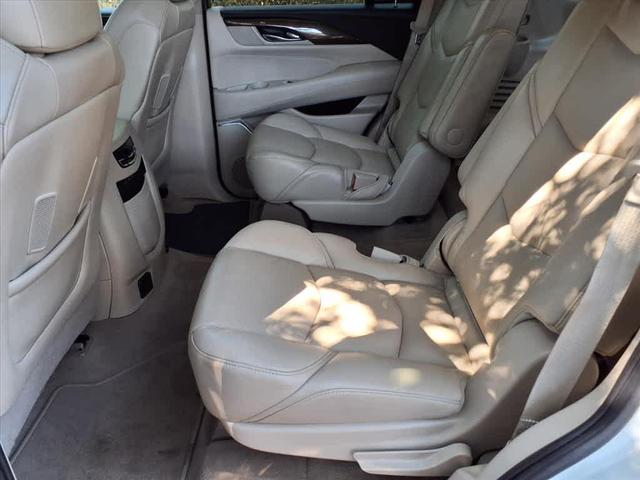 Photo of 2020 Crystal White Tricoat Cadillac Escalade