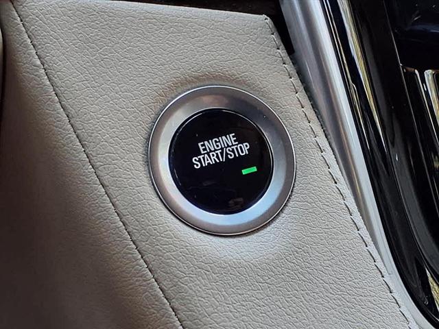 Photo of 2020 Crystal White Tricoat Cadillac Escalade