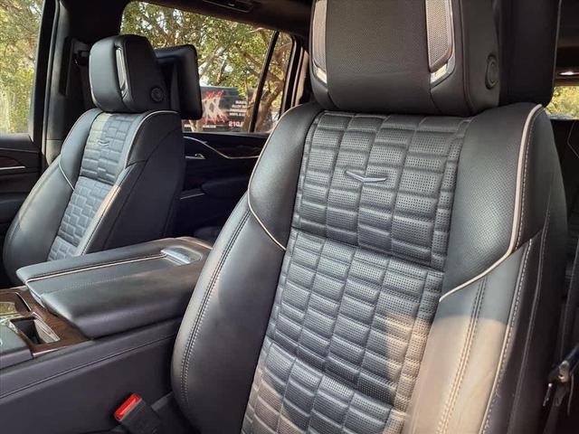 Photo of 2023 Argent Silver Metallic Cadillac Escalade ESV