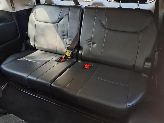 Photo of 2019 Eminent White Pearl Lexus LX 570