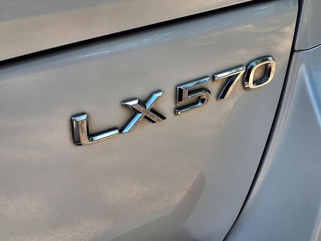 Photo of 2019 Eminent White Pearl Lexus LX 570