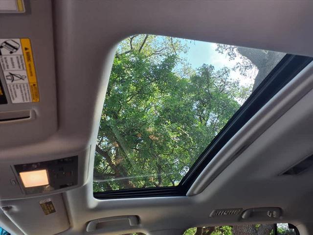 Photo of 2019 Eminent White Pearl Lexus LX 570