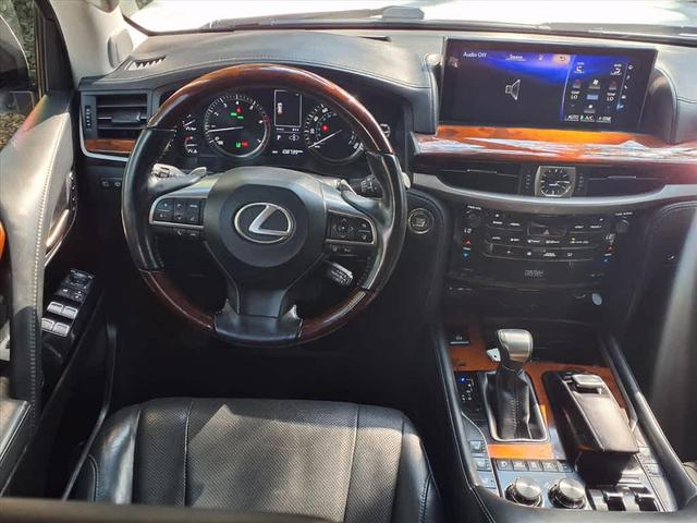Photo of 2019 Eminent White Pearl Lexus LX 570