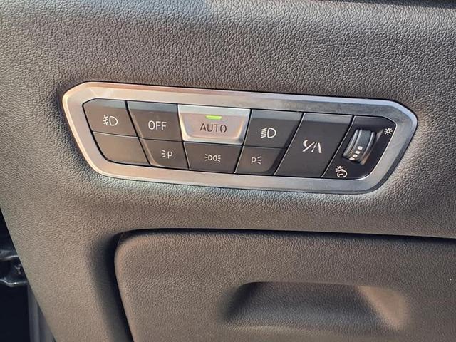 Photo of 2019 Black Sapphire Metallic BMW X7