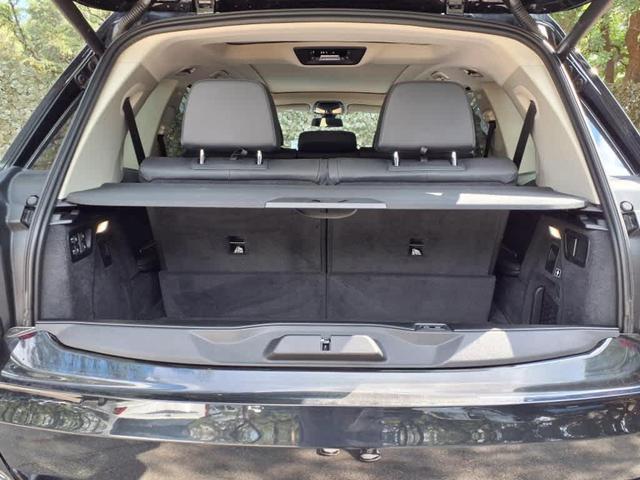 Photo of 2019 Black Sapphire Metallic BMW X7