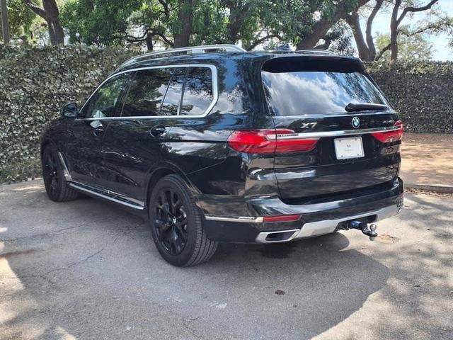Photo of 2019 Black Sapphire Metallic BMW X7
