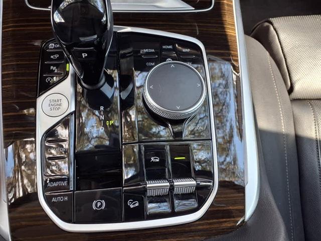 Photo of 2019 Black Sapphire Metallic BMW X7