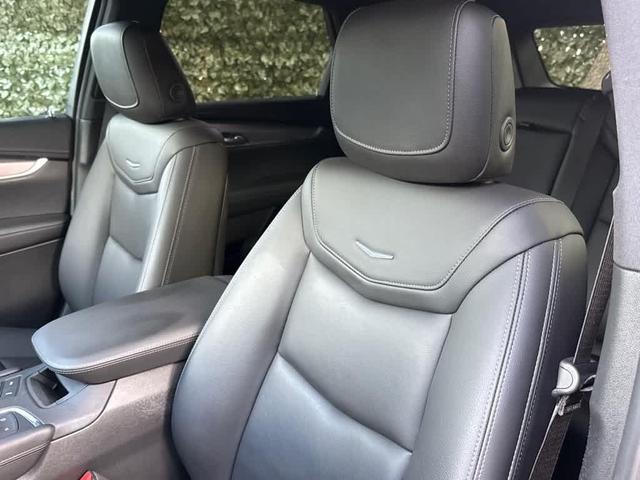 Photo of 2022 Dark Moon Blue Metallic Cadillac XT5