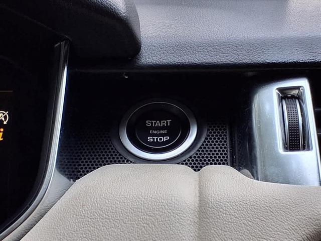 Photo of 2022 Fuji White Land Rover Range Rover Sport