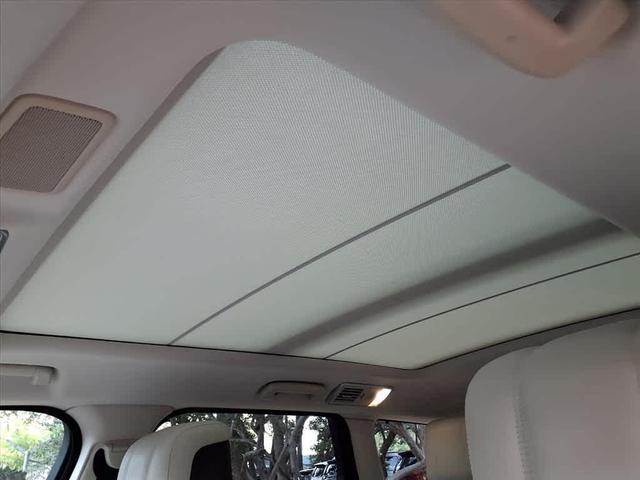 Photo of 2022 Fuji White Land Rover Range Rover Sport