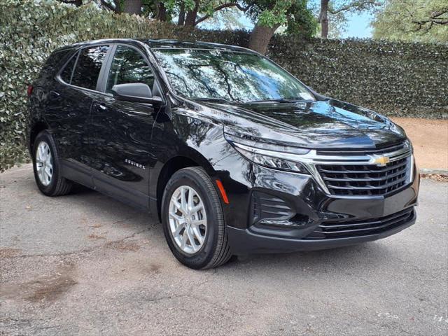 Photo of 2022 Mosaic Black Metallic Chevrolet Equinox
