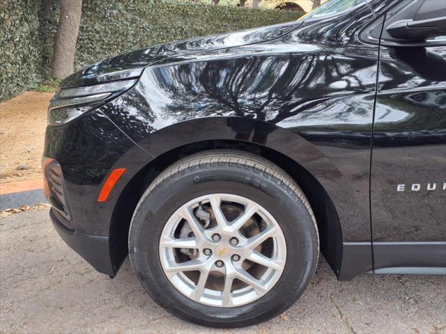 Photo of 2022 Mosaic Black Metallic Chevrolet Equinox
