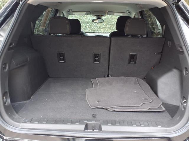 Photo of 2022 Mosaic Black Metallic Chevrolet Equinox