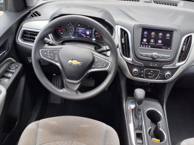 Photo of 2022 Mosaic Black Metallic Chevrolet Equinox