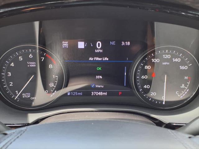 Photo of 2023 Crystal White Tricoat Cadillac XT6