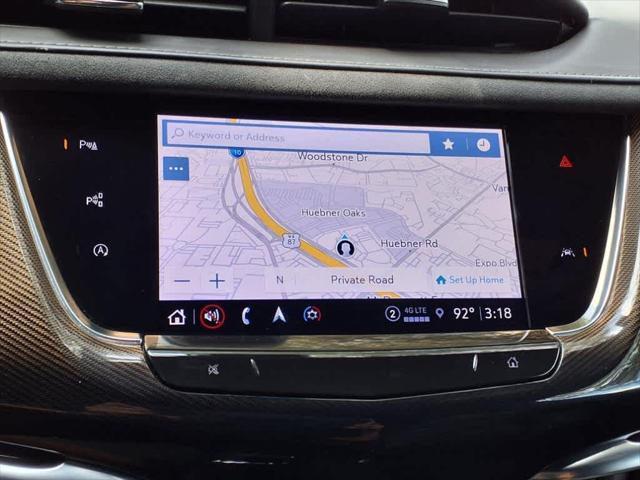 Photo of 2023 Crystal White Tricoat Cadillac XT6