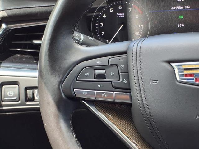 Photo of 2023 Crystal White Tricoat Cadillac XT6