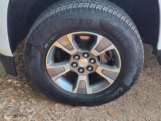 Photo of 2018 Summit White Chevrolet Colorado