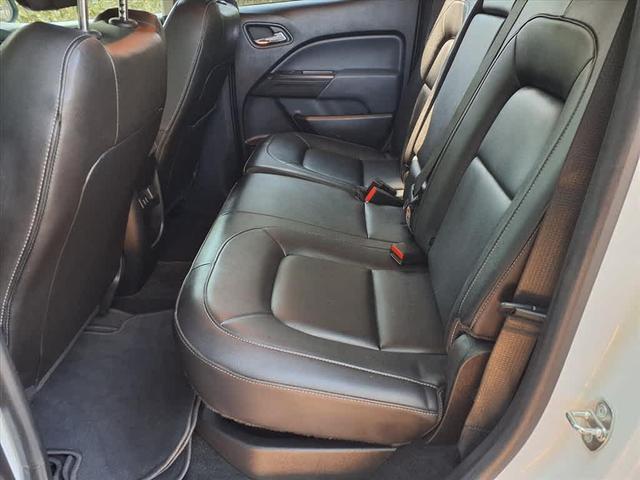 Photo of 2018 Summit White Chevrolet Colorado