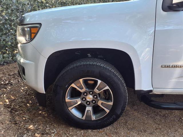 Photo of 2018 Summit White Chevrolet Colorado