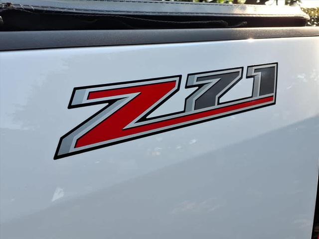 Photo of 2018 Summit White Chevrolet Colorado