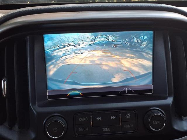 Photo of 2018 Summit White Chevrolet Colorado