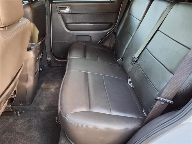 Photo of 2011 Ingot Silver Metallic Ford Escape