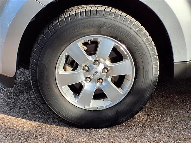 Photo of 2011 Ingot Silver Metallic Ford Escape