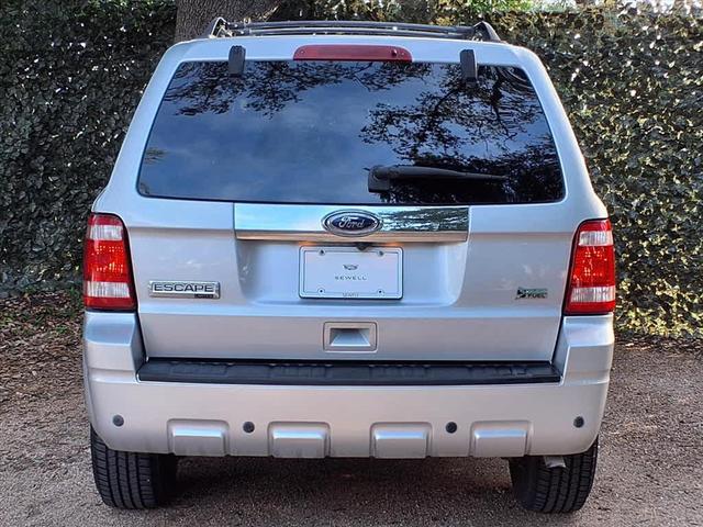 Photo of 2011 Ingot Silver Metallic Ford Escape