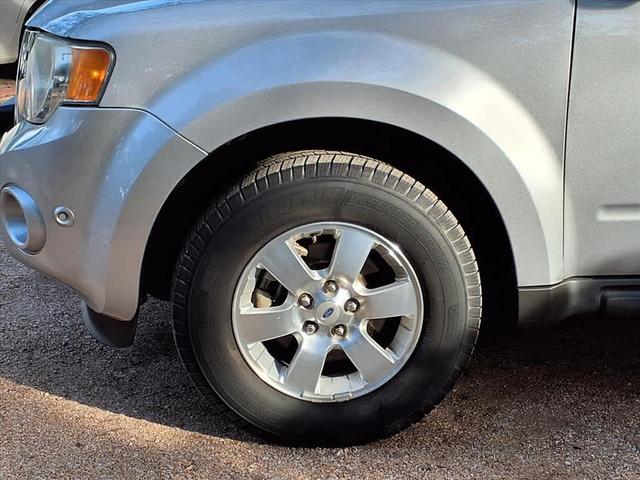 Photo of 2011 Ingot Silver Metallic Ford Escape