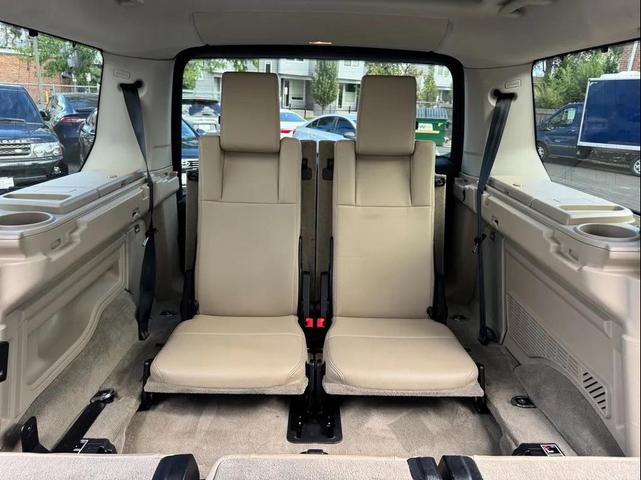 Photo of 2011 Brown Land Rover LR4