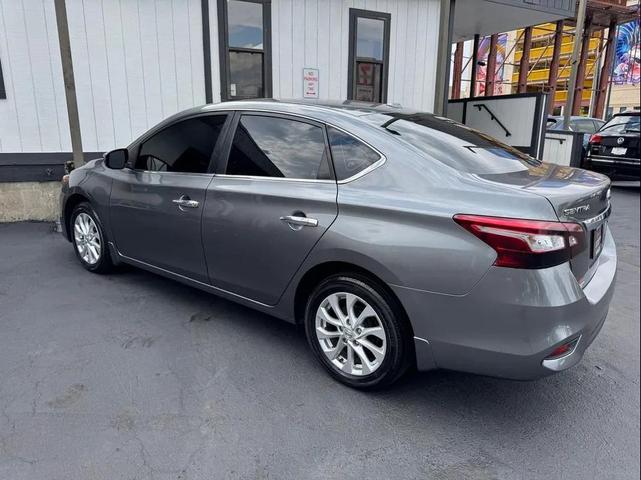 Photo of 2018 Gun Metallic Nissan Sentra