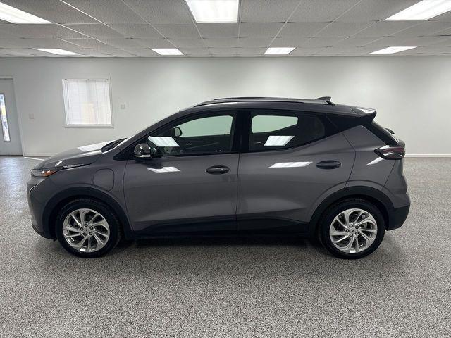 Photo of 2022 Gray Ghost Metallic Chevrolet Bolt EUV