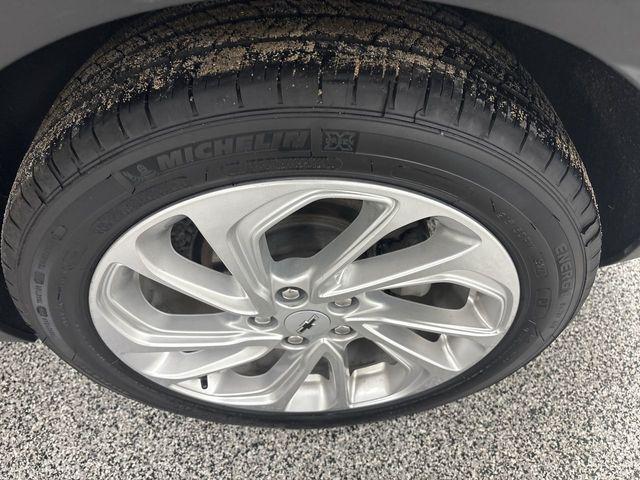 Photo of 2022 Gray Ghost Metallic Chevrolet Bolt EUV