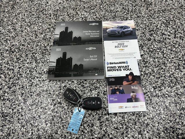 Photo of 2022 Gray Ghost Metallic Chevrolet Bolt EUV