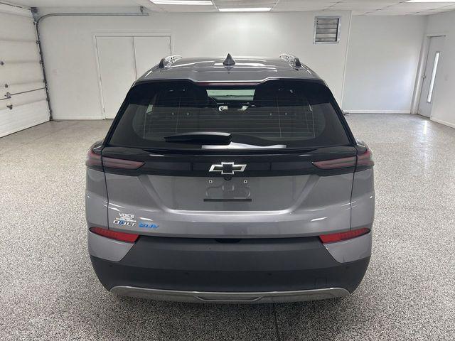 Photo of 2022 Gray Ghost Metallic Chevrolet Bolt EUV