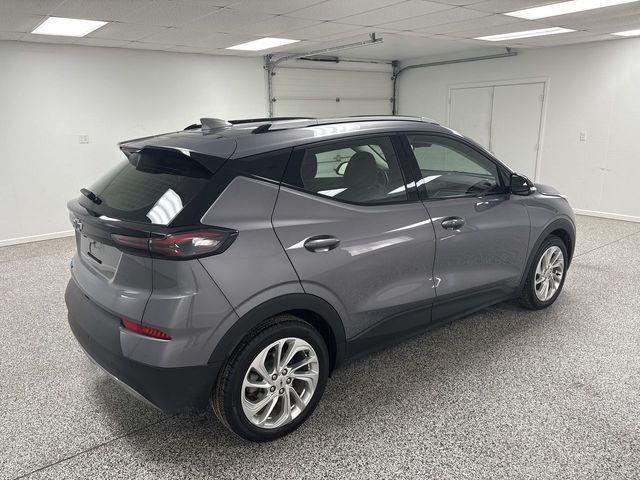 Photo of 2022 Gray Ghost Metallic Chevrolet Bolt EUV