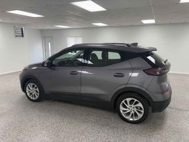 Photo of 2022 Gray Ghost Metallic Chevrolet Bolt EUV