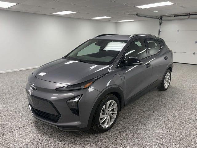 Photo of 2022 Gray Ghost Metallic Chevrolet Bolt EUV