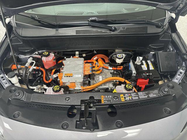 Photo of 2022 Gray Ghost Metallic Chevrolet Bolt EUV