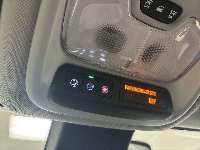 Photo of 2022 Gray Ghost Metallic Chevrolet Bolt EUV